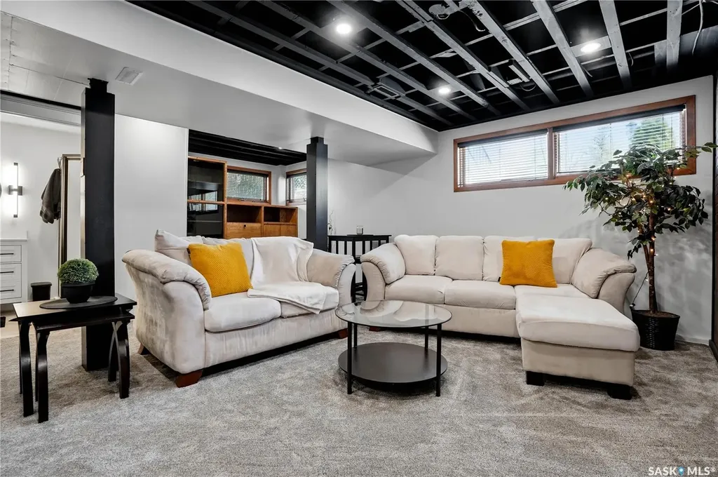 3136 Robinson Street Regina SK S4S 1V5