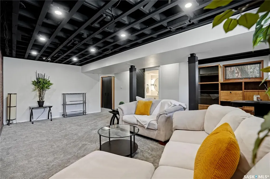 3136 Robinson Street Regina SK S4S 1V5