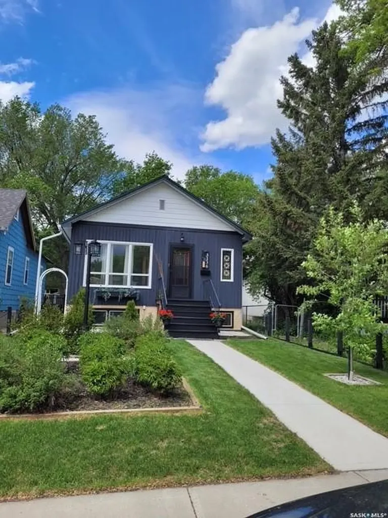 3136 Robinson Street Regina SK S4S 1V5