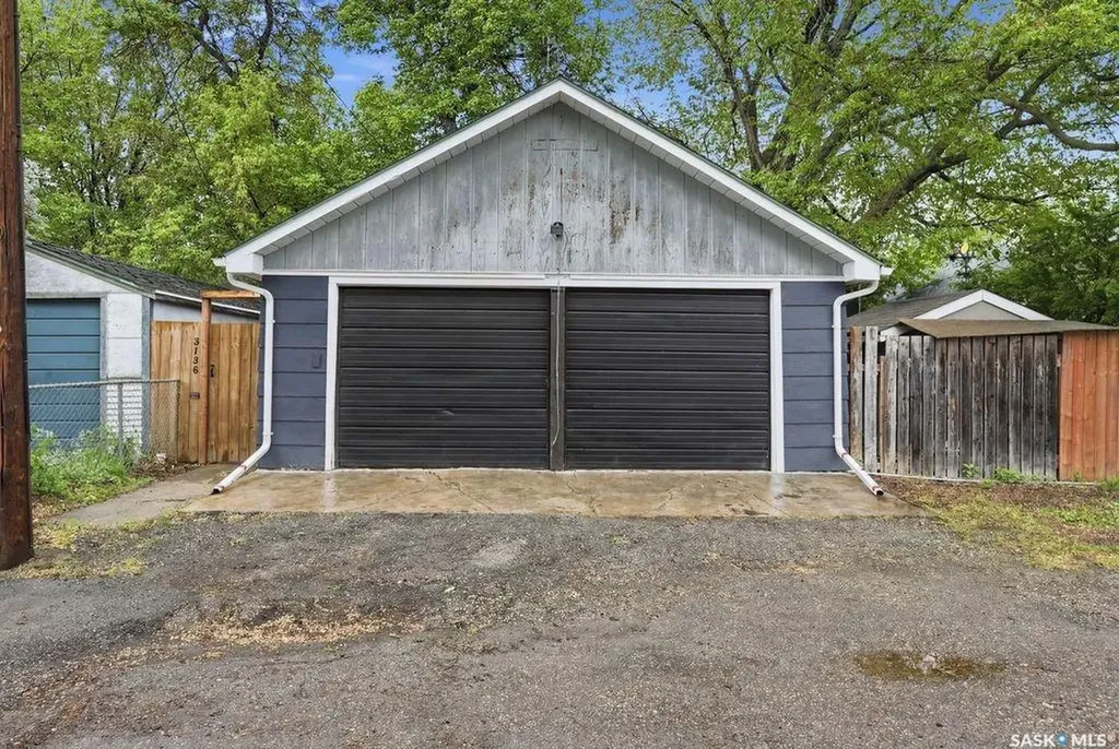 3136 Robinson Street Regina SK S4S 1V5