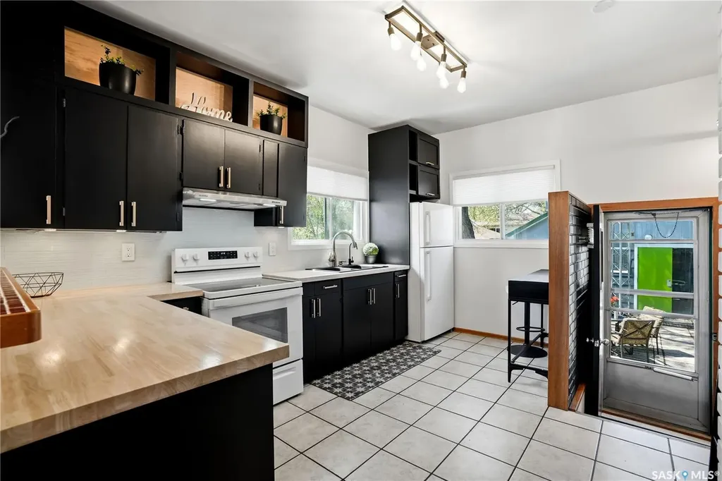 3136 Robinson Street Regina SK S4S 1V5