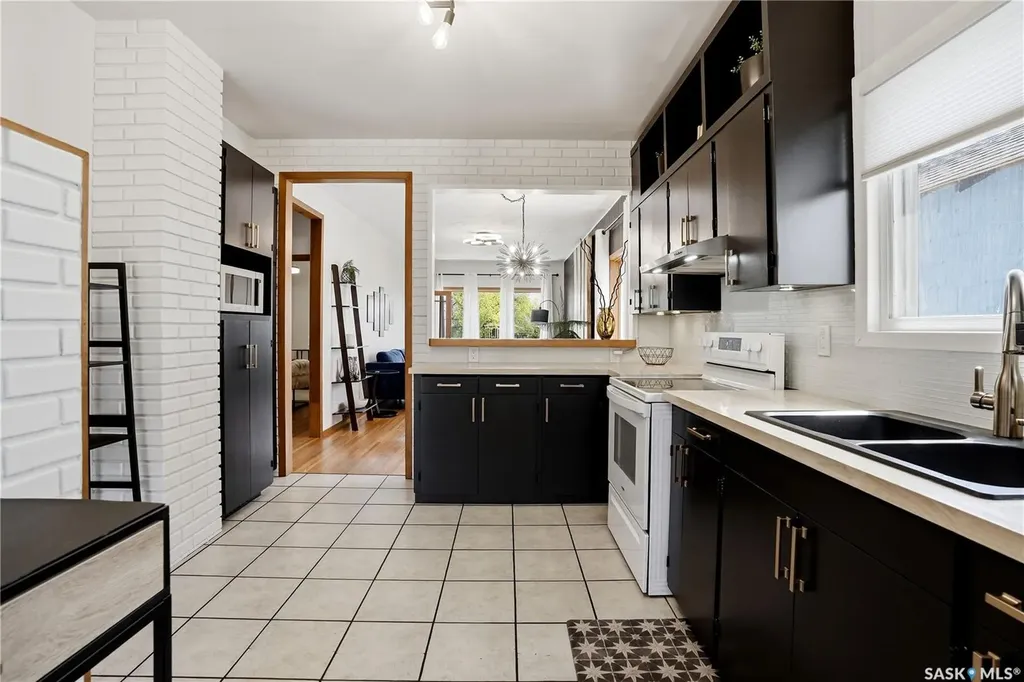 3136 Robinson Street Regina SK S4S 1V5