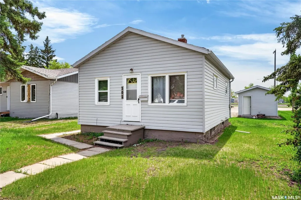 305 Burrows Avenue W Melfort SK S0E 1A0