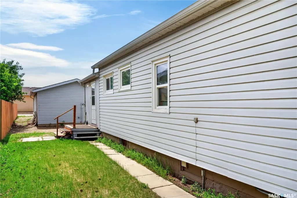 305 Burrows Avenue W Melfort SK S0E 1A0