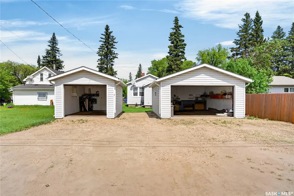 305 Burrows Avenue W Melfort SK S0E 1A0