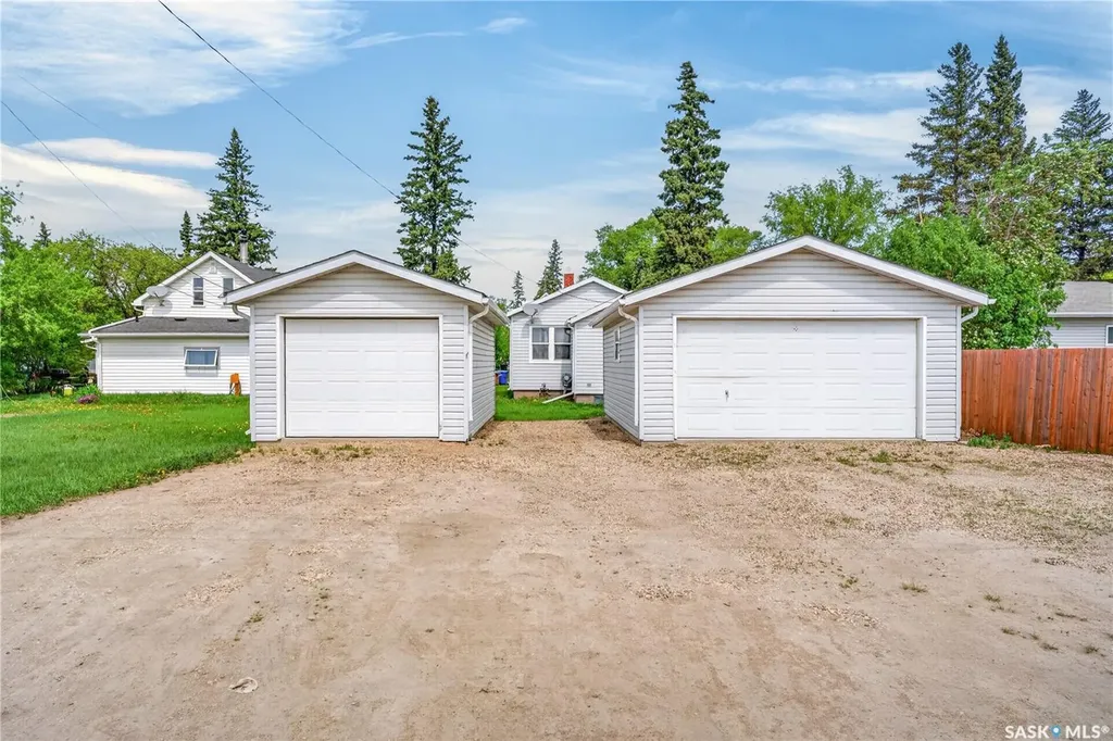 305 Burrows Avenue W Melfort SK S0E 1A0
