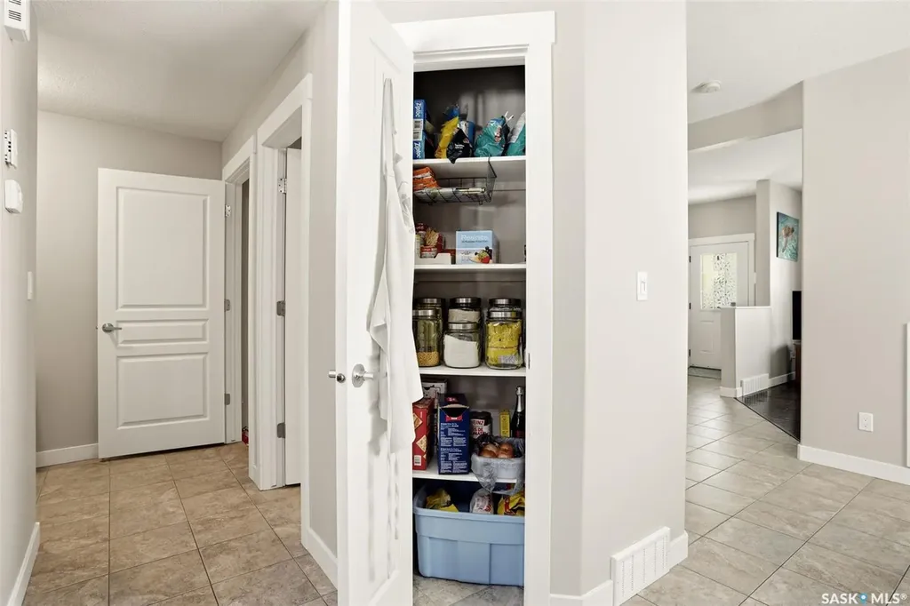 7516 Oxbow Way Regina SK S4Y 0B5