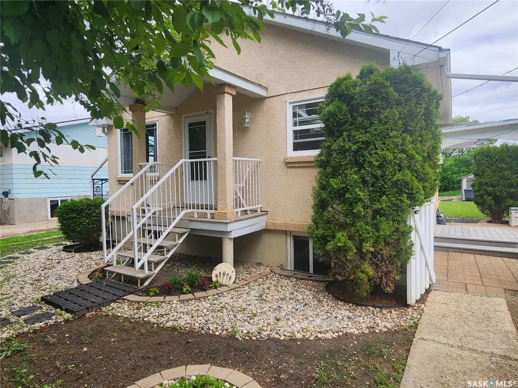 137 11th Avenue SE Swift Current SK S9H 3R6