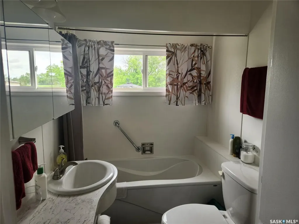 137 11th Avenue SE Swift Current SK S9H 3R6