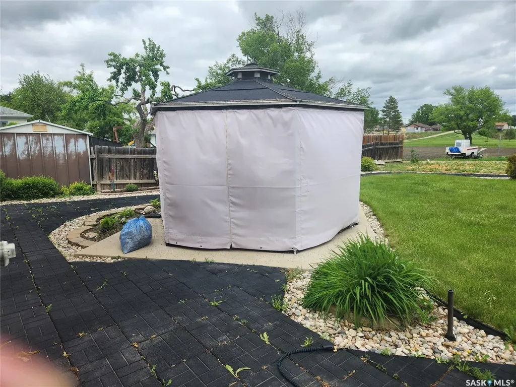 137 11th Avenue SE Swift Current SK S9H 3R6