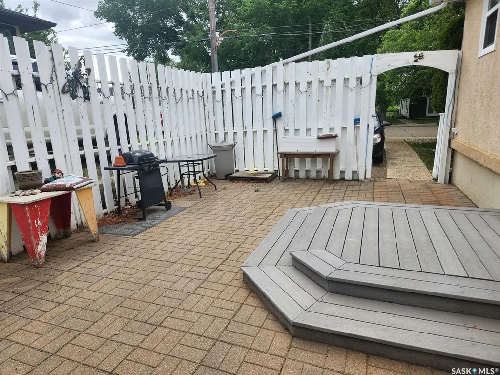 137 11th Avenue SE Swift Current SK S9H 3R6