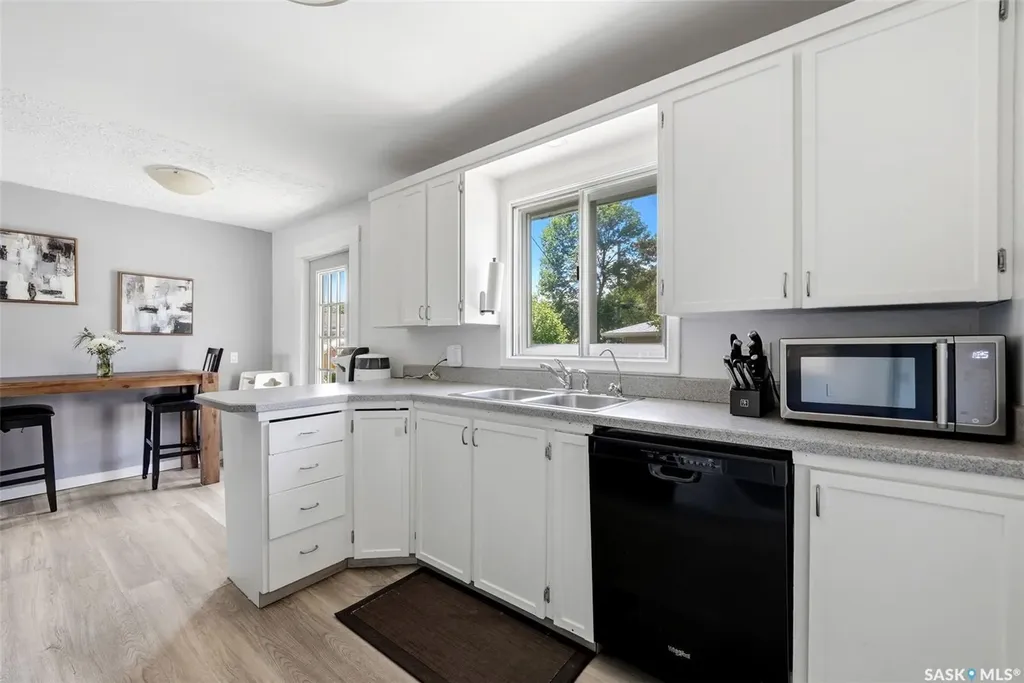 28 Cameron Crescent Regina SK S4S 2X2
