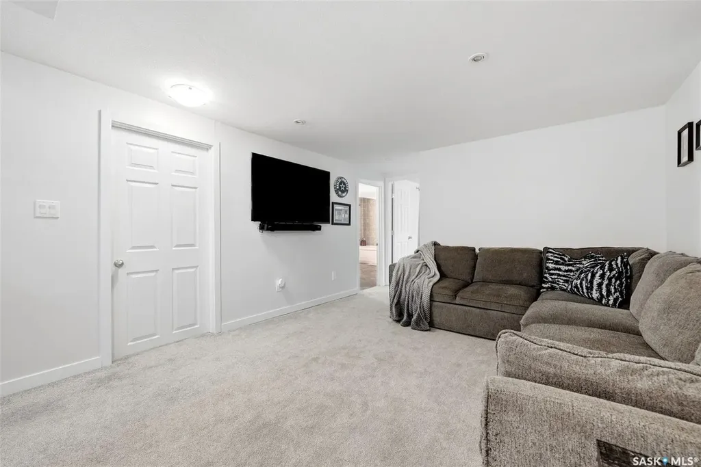 28 Cameron Crescent Regina SK S4S 2X2