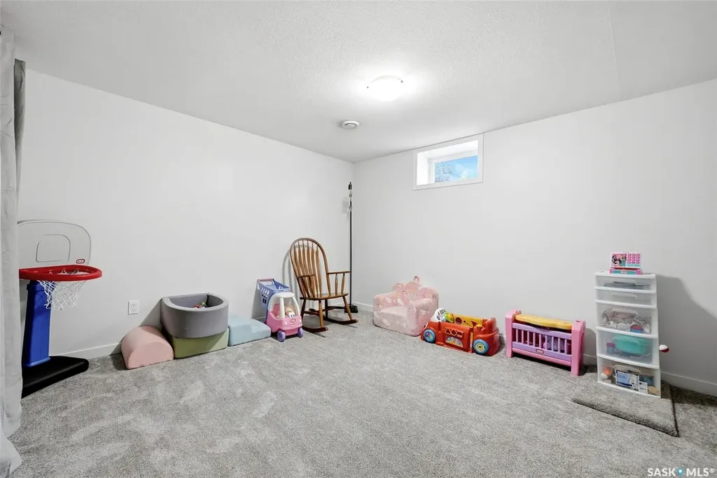 28 Cameron Crescent Regina SK S4S 2X2