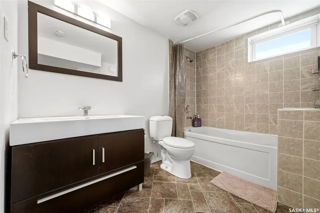 28 Cameron Crescent Regina SK S4S 2X2