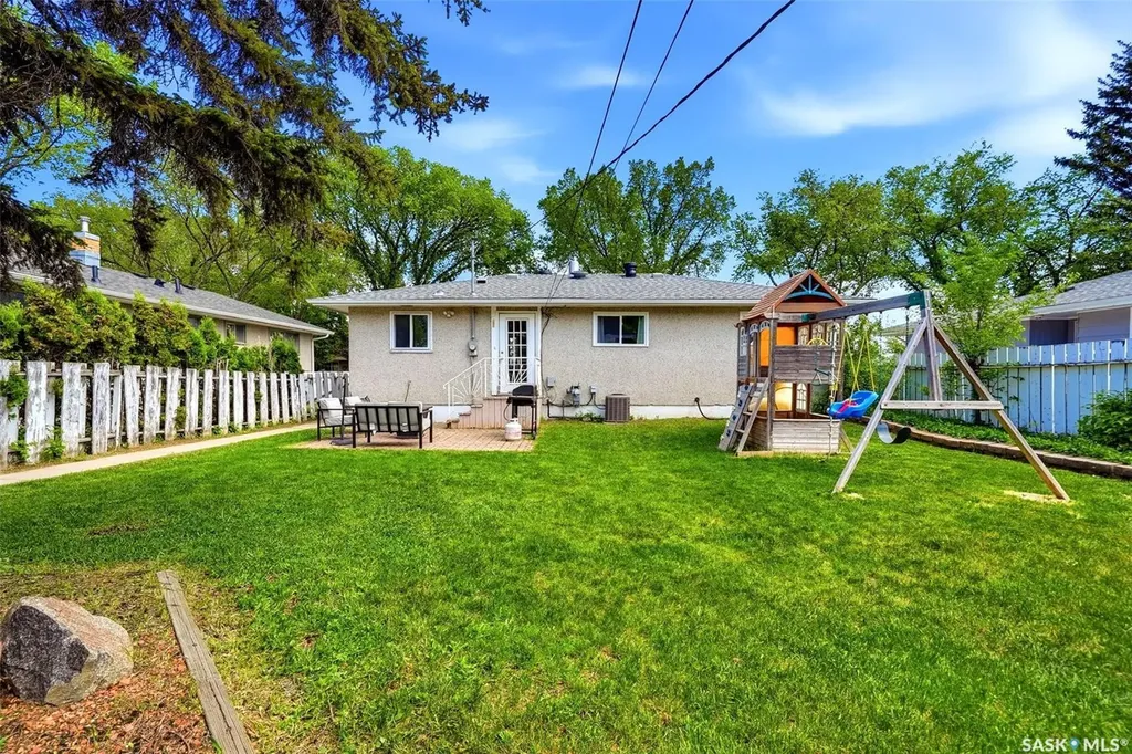 28 Cameron Crescent Regina SK S4S 2X2