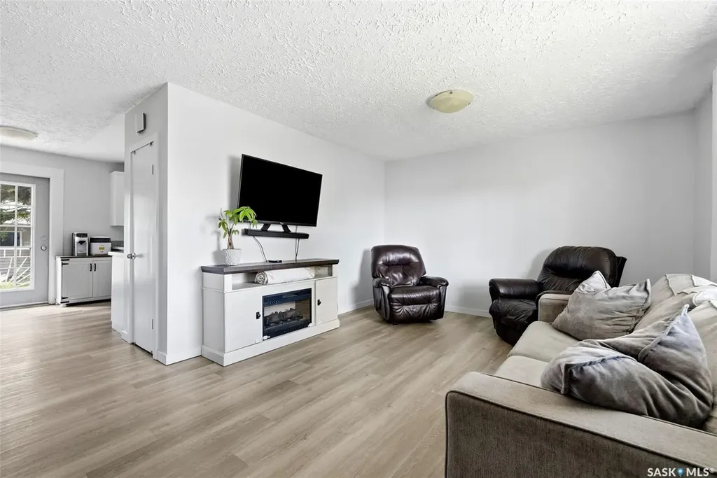 28 Cameron Crescent Regina SK S4S 2X2