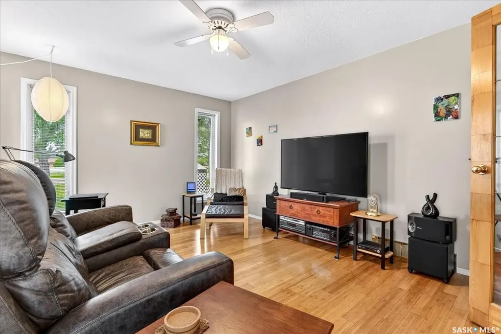 31 Faunt Bay Regina SK S4X 2J8