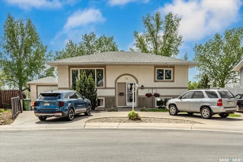 31 Faunt Bay Regina SK S4X 2J8