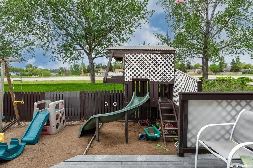 31 Faunt Bay Regina SK S4X 2J8