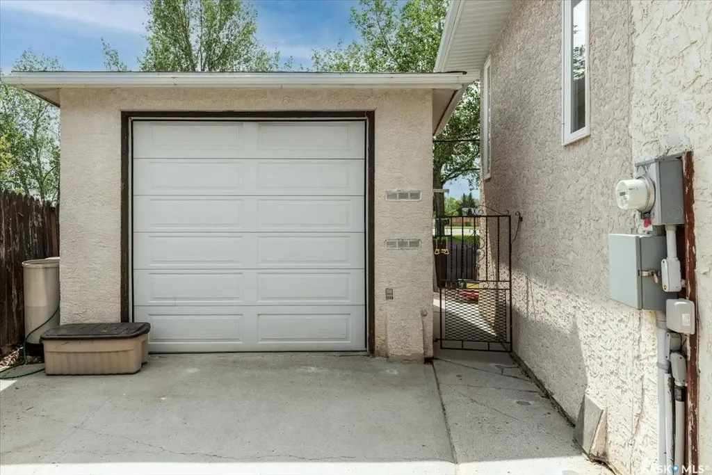 31 Faunt Bay Regina SK S4X 2J8