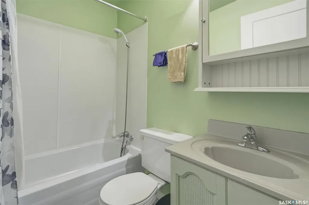 1306 Egbert Avenue Saskatoon SK S7N 1X7