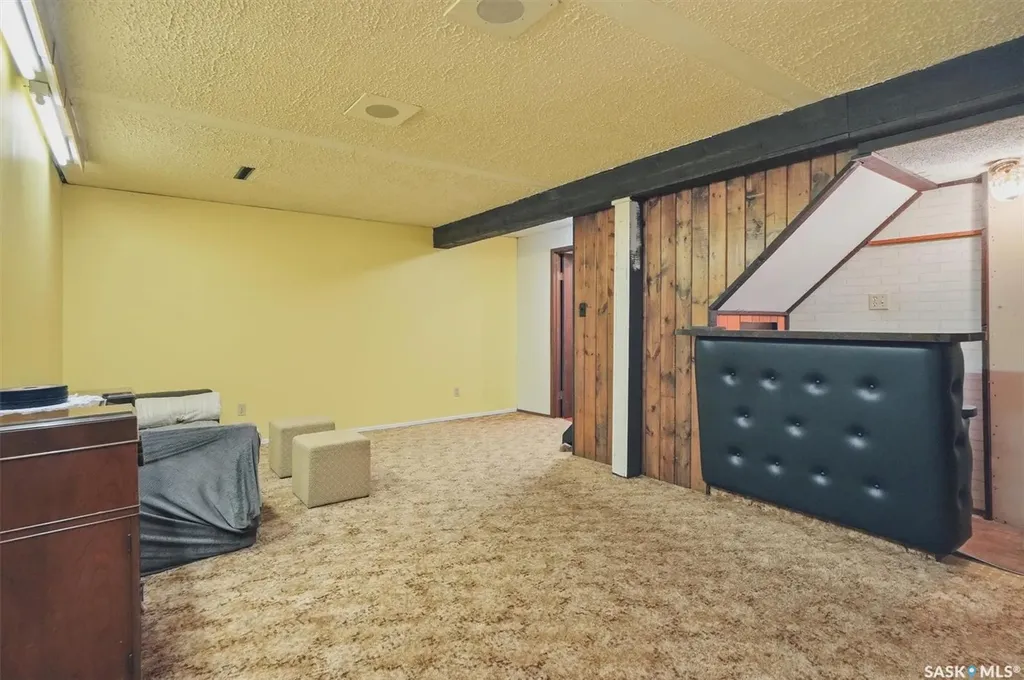 1306 Egbert Avenue Saskatoon SK S7N 1X7