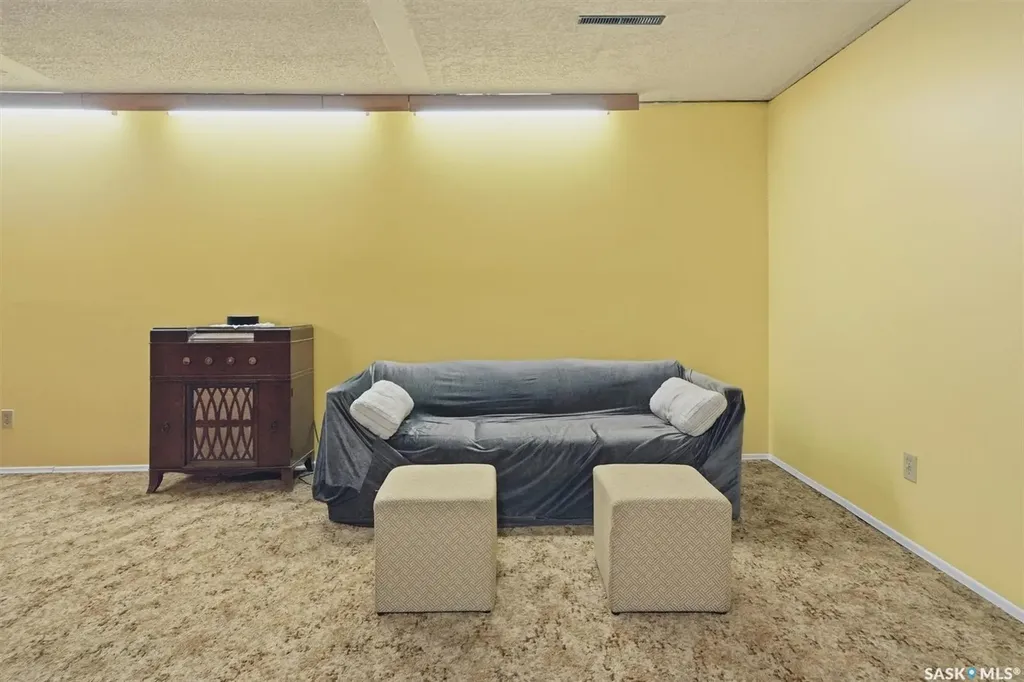 1306 Egbert Avenue Saskatoon SK S7N 1X7