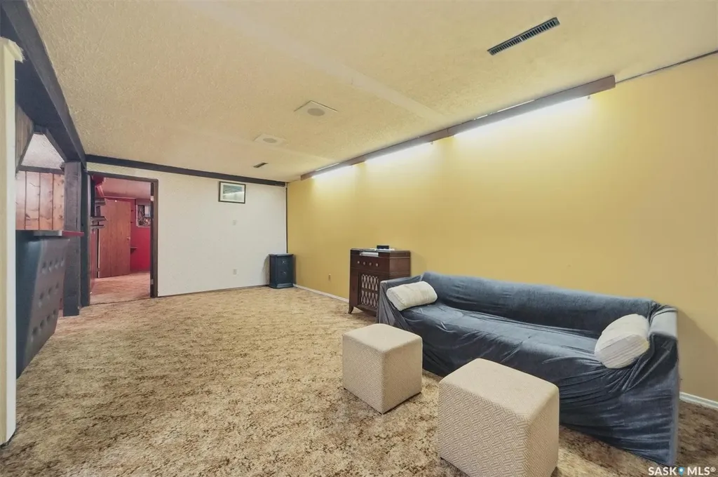 1306 Egbert Avenue Saskatoon SK S7N 1X7