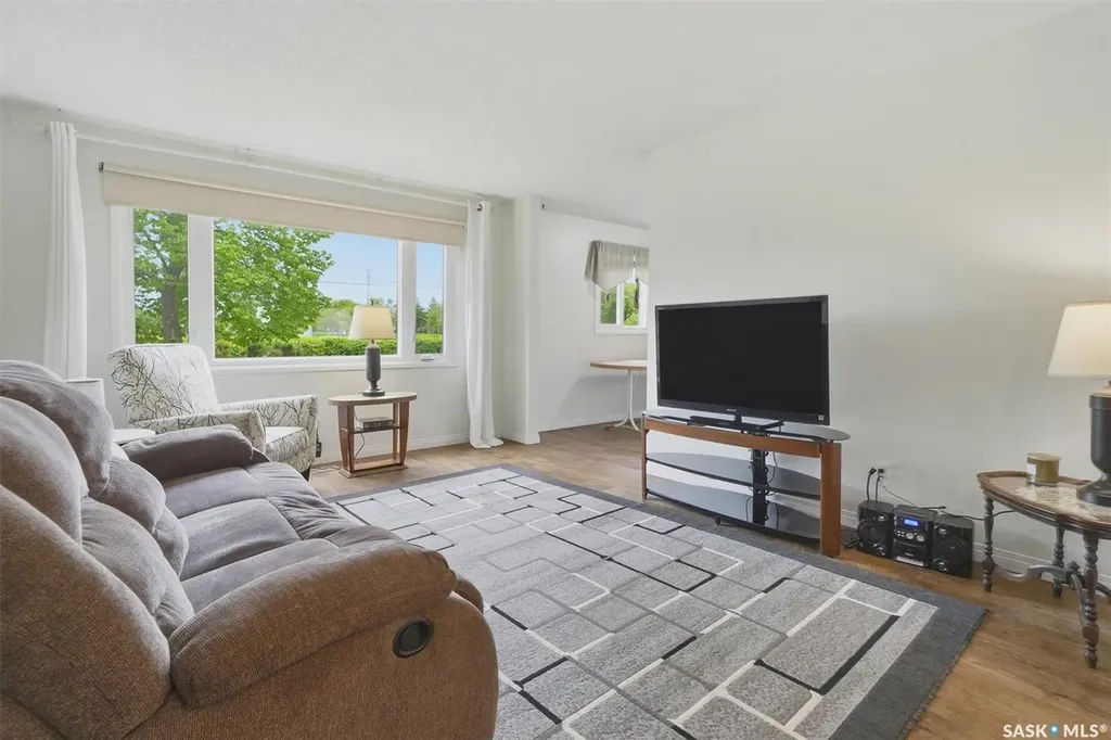 1306 Egbert Avenue Saskatoon SK S7N 1X7