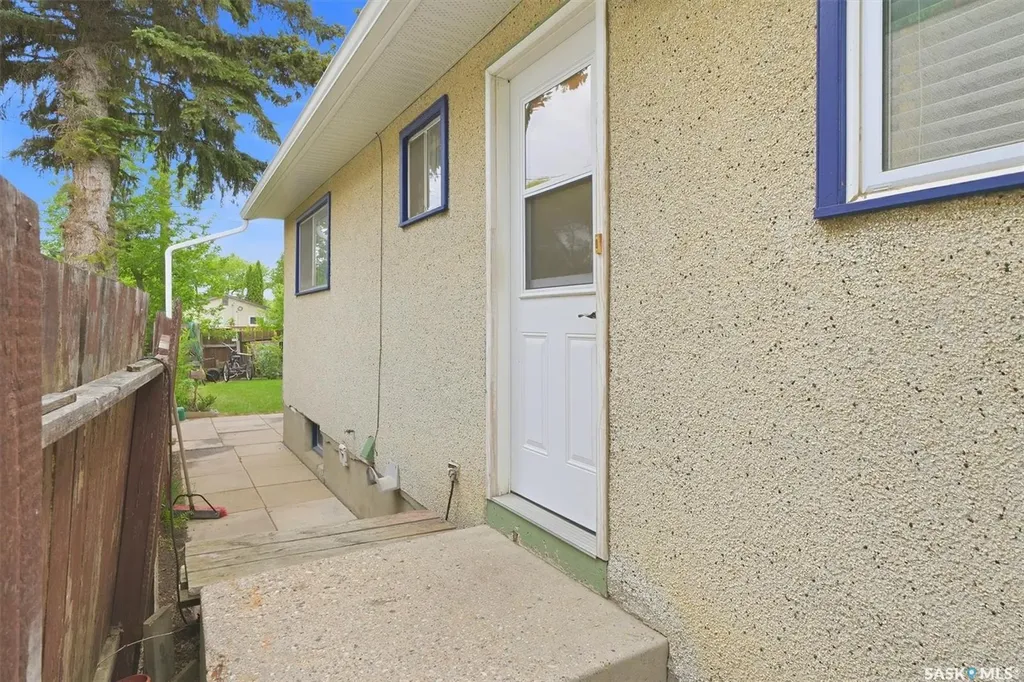 1306 Egbert Avenue Saskatoon SK S7N 1X7
