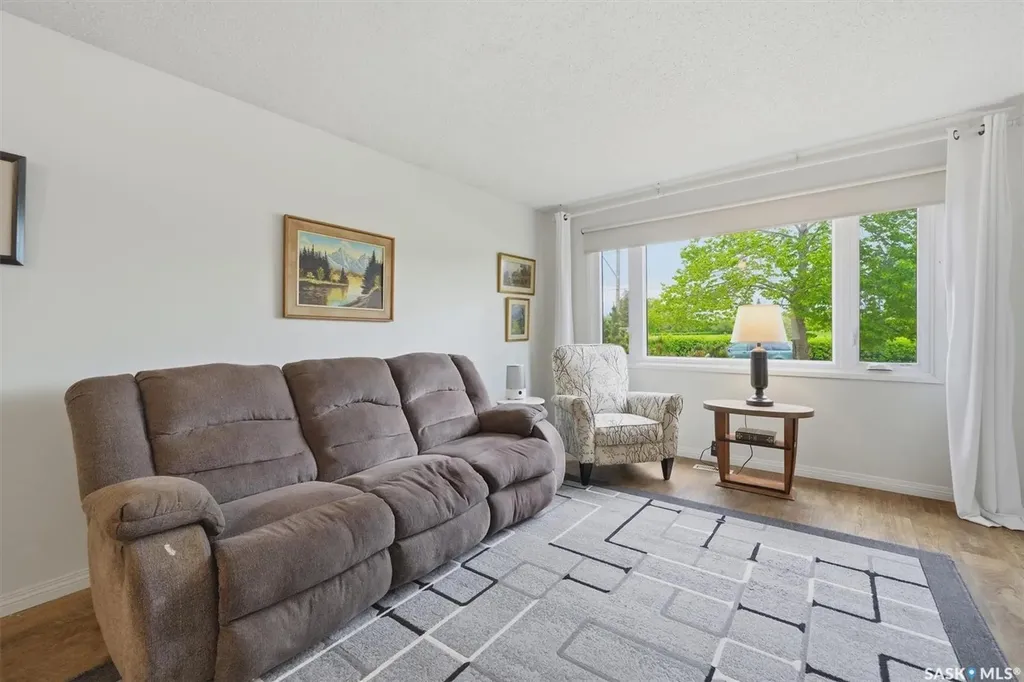 1306 Egbert Avenue Saskatoon SK S7N 1X7