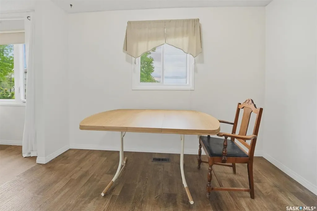 1306 Egbert Avenue Saskatoon SK S7N 1X7