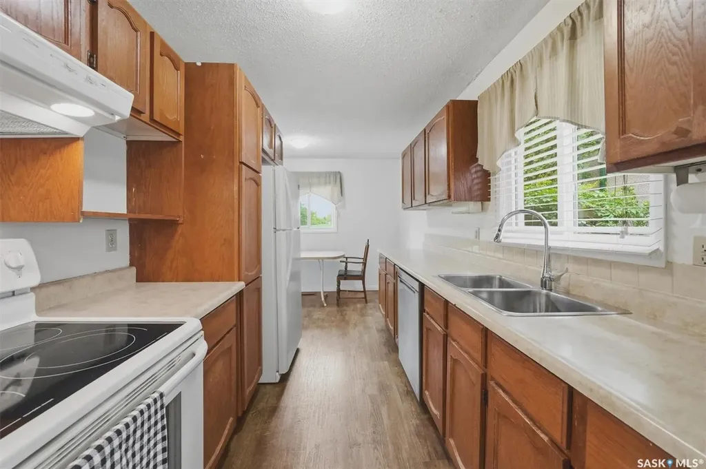 1306 Egbert Avenue Saskatoon SK S7N 1X7