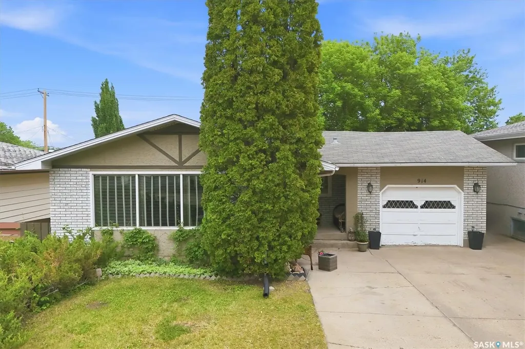 914 Trotter Crescent Saskatoon SK S7L 3R1