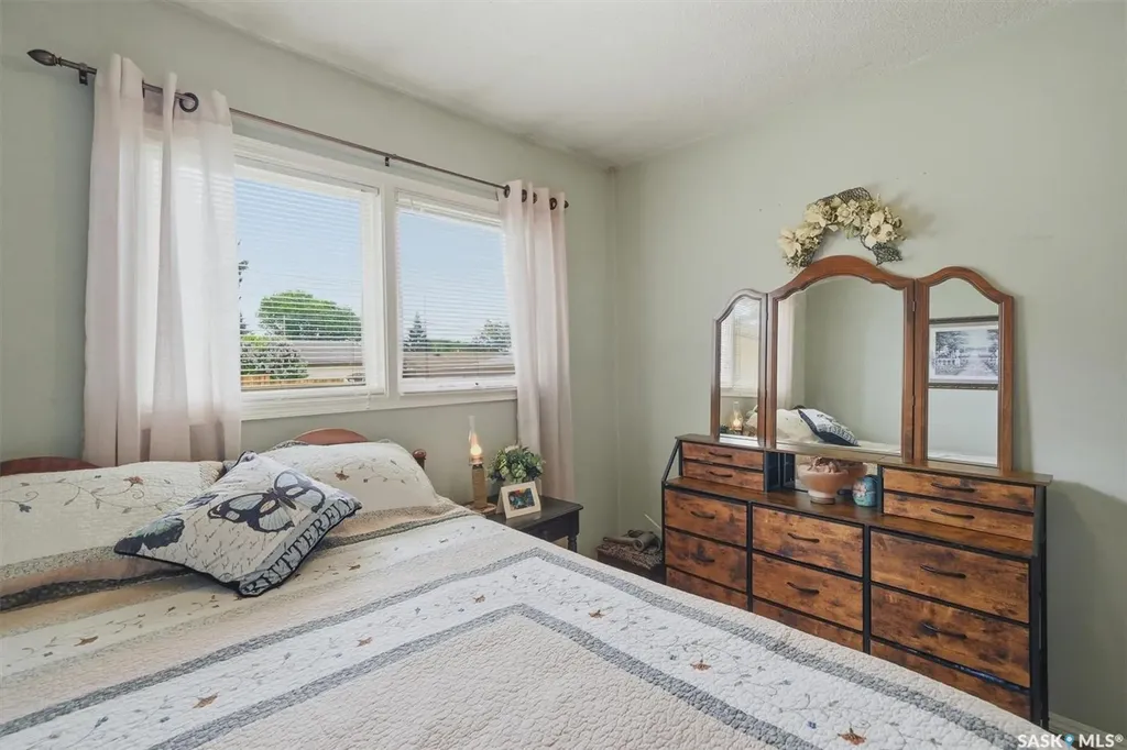 914 Trotter Crescent Saskatoon SK S7L 3R1
