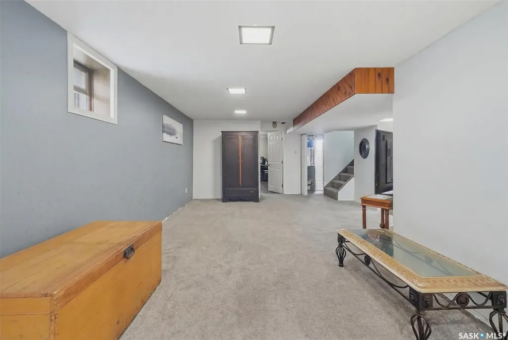 914 Trotter Crescent Saskatoon SK S7L 3R1