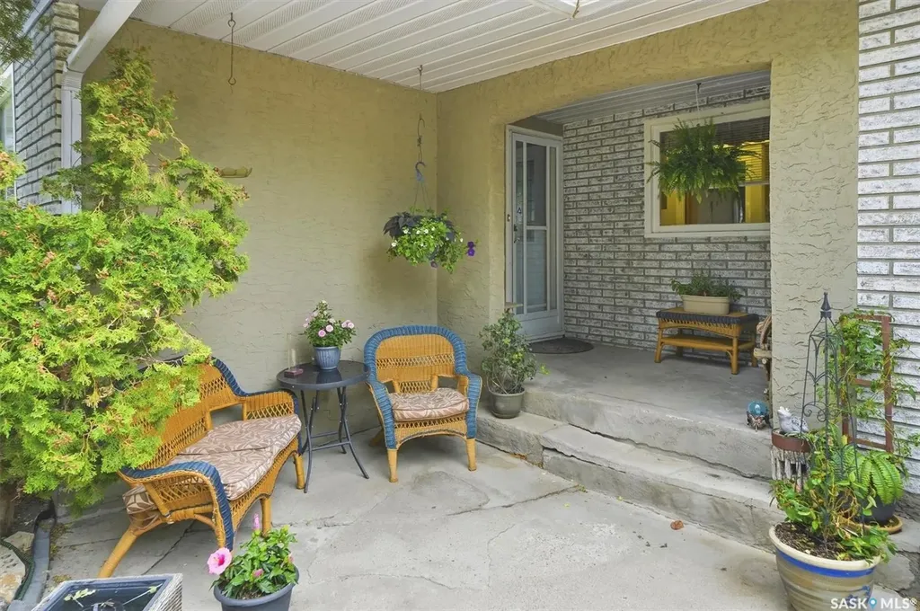 914 Trotter Crescent Saskatoon SK S7L 3R1