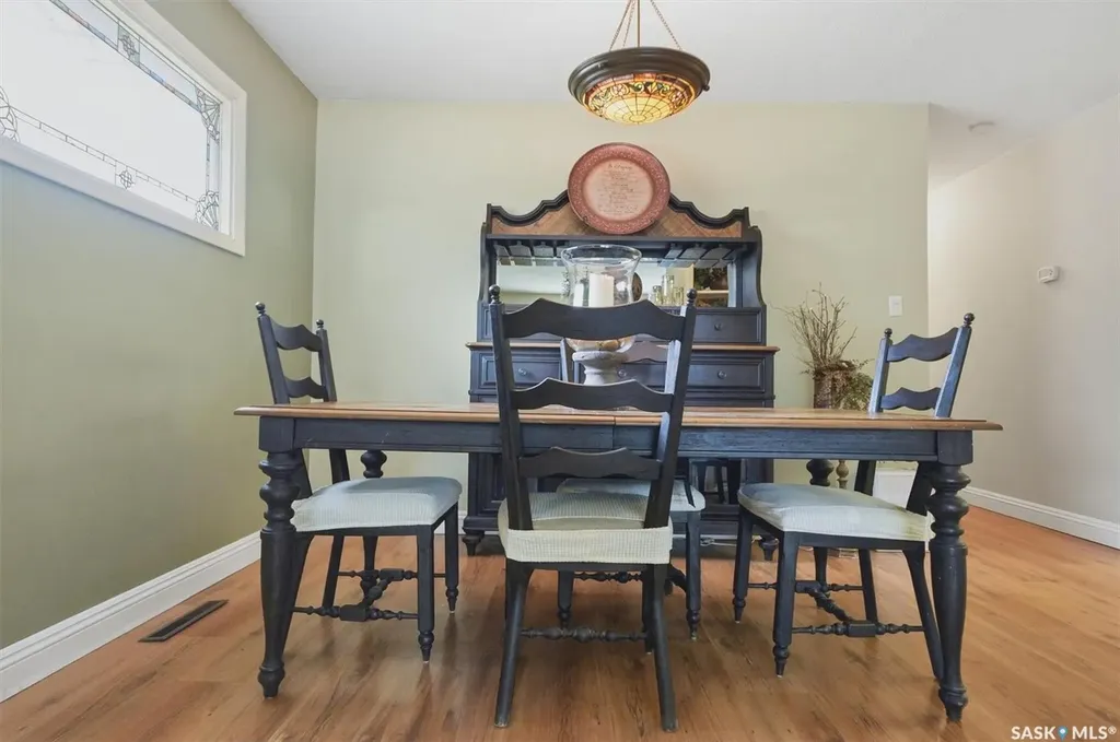 914 Trotter Crescent Saskatoon SK S7L 3R1