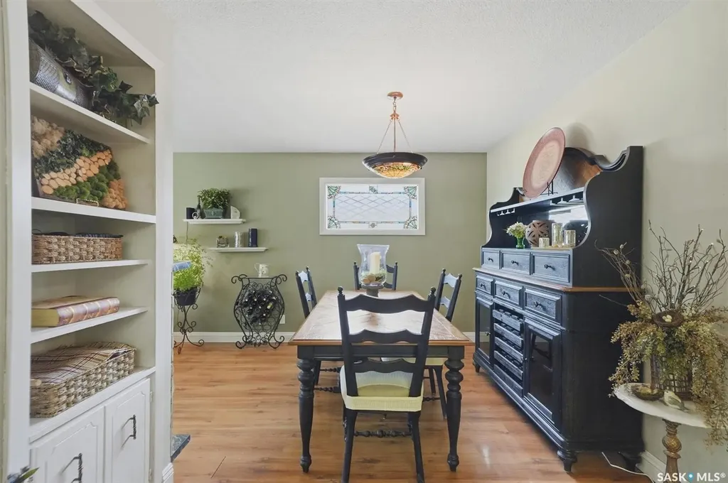 914 Trotter Crescent Saskatoon SK S7L 3R1