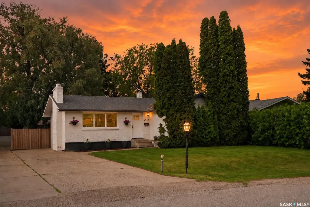 3345 Mountbatten Street Saskatoon SK S7M 3T8