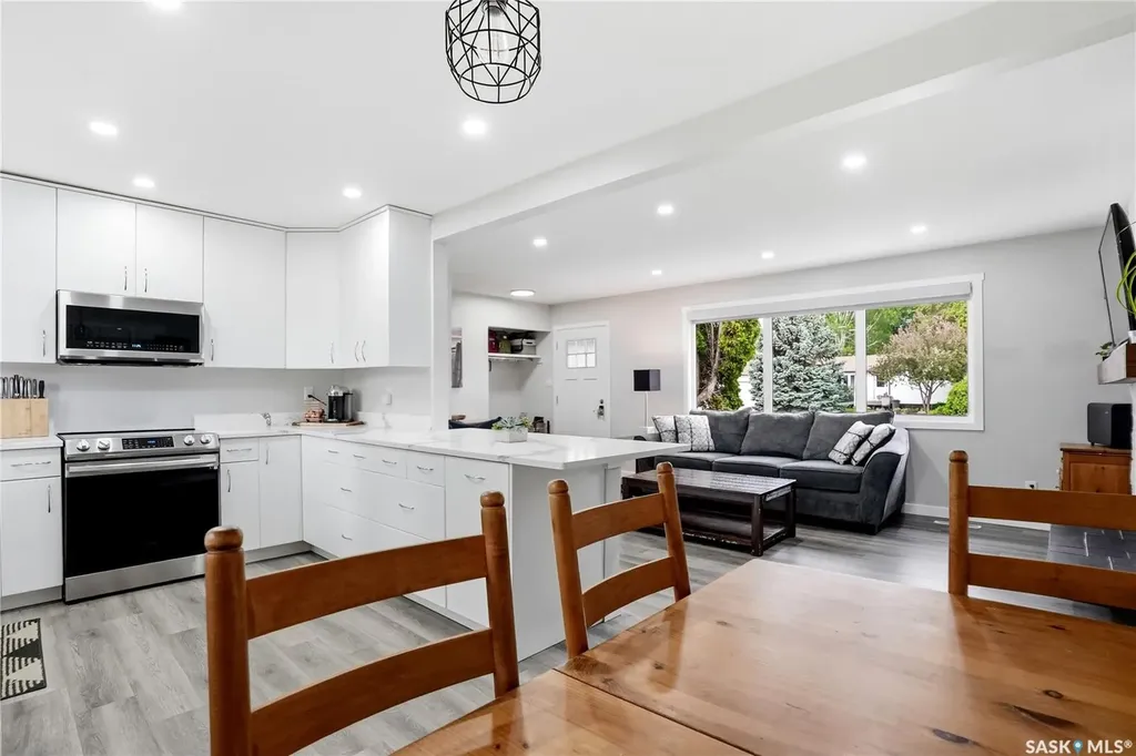 3345 Mountbatten Street Saskatoon SK S7M 3T8