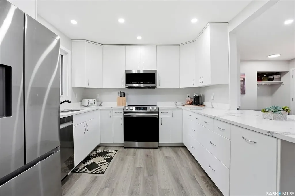 3345 Mountbatten Street Saskatoon SK S7M 3T8