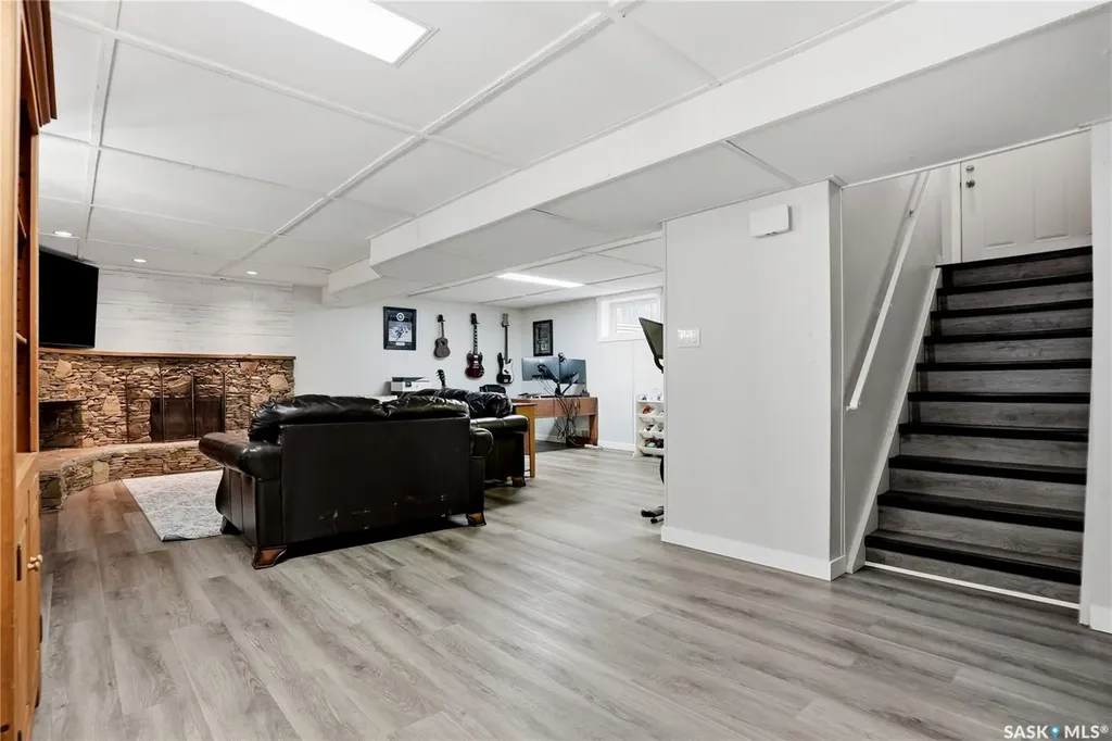 3345 Mountbatten Street Saskatoon SK S7M 3T8
