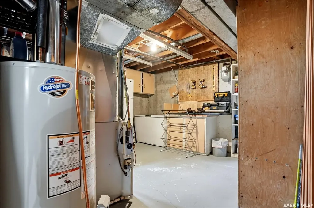 3345 Mountbatten Street Saskatoon SK S7M 3T8