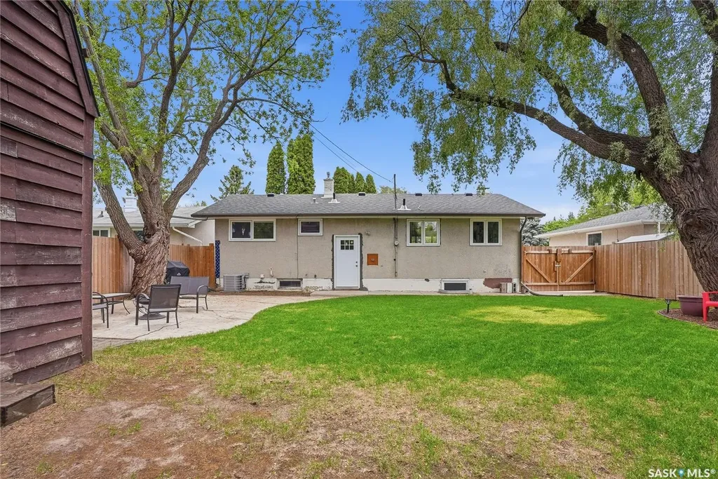 3345 Mountbatten Street Saskatoon SK S7M 3T8