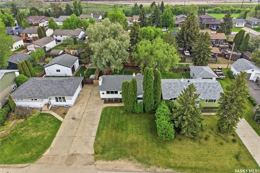 3345 Mountbatten Street Saskatoon SK S7M 3T8