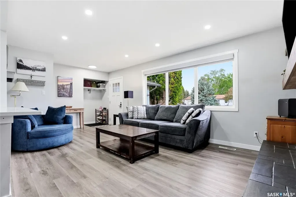 3345 Mountbatten Street Saskatoon SK S7M 3T8