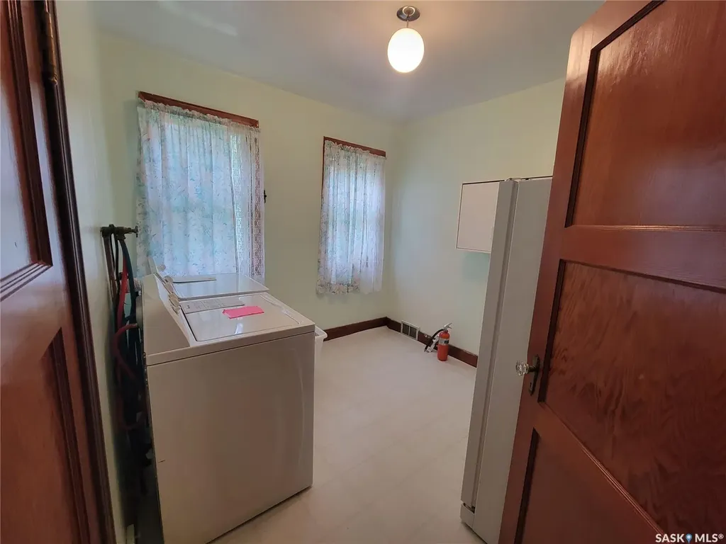 106 Railway Avenue E Neilburg SK S0M 2C0