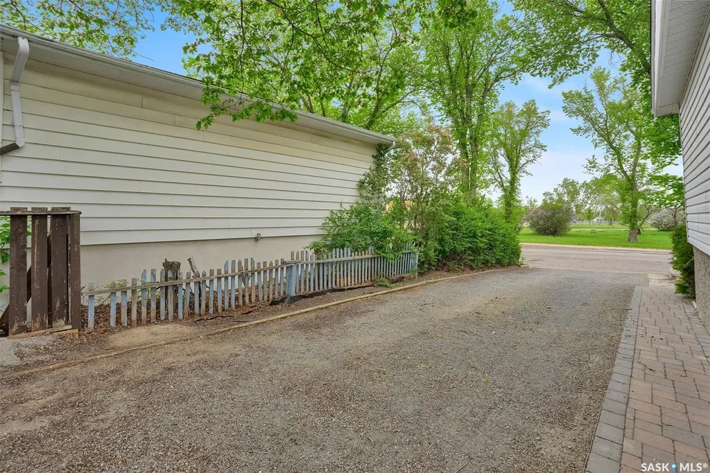 605 College Avenue E Regina SK S4N 0W3